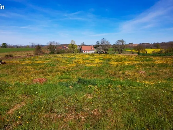 Vente terrain constructible à OZENX MONTESTRUCQ