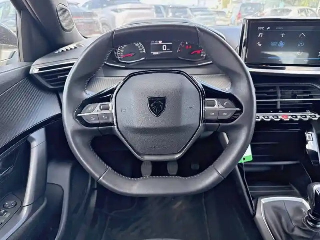 Peugeot 2008 puretech 100 s&amp;s bvm6 — photo 8