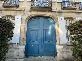 Dans hôtel particulier, appartement de caractère 6 P, 170m2