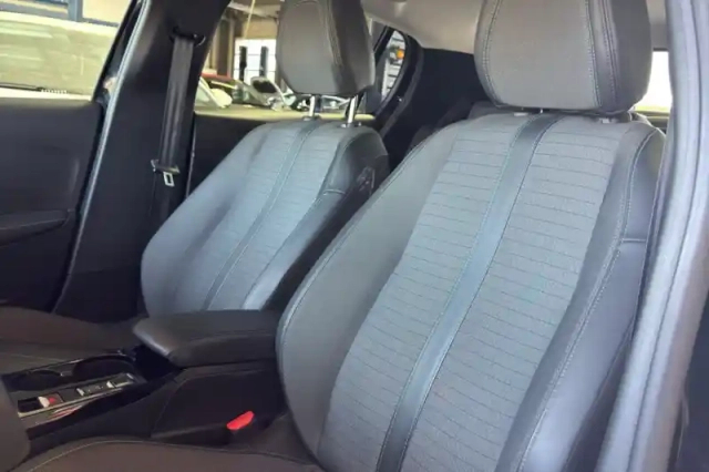 Peugeot 208 puretech 100 s&amp;s eat8 — photo 9