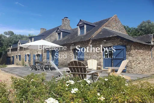 Maison 9 pièces 245 m²