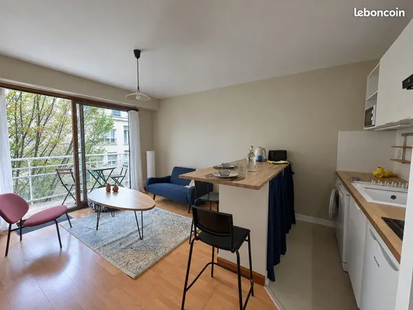 À louer, T2 meublé rénové avec balcon et parking, quartier Parc de Procé à Nantes