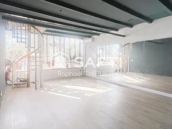 Local professionnel - Fréjus 70 m²