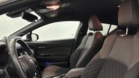 Toyota C-Hr 184h Distinctive 2WD E-CVT MC19 — photo 12