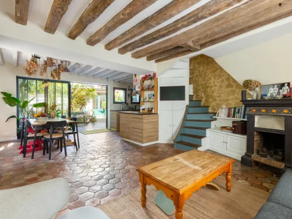 Maison avec terrasse et jardin