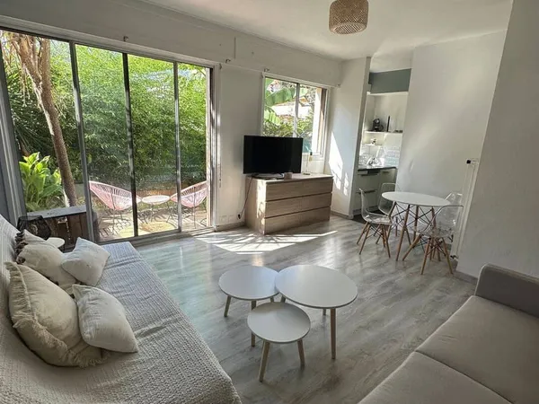 Studio 1 pièce 33 m²