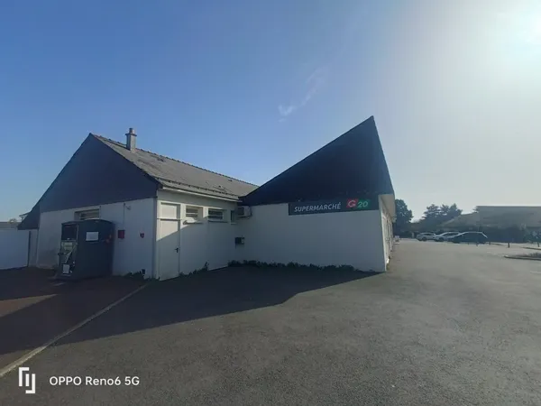 Commerce 2 pièces 885 m²