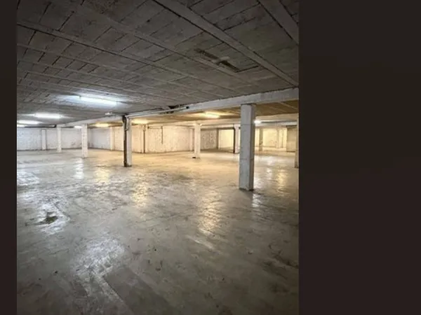 Entrepôt 1000 m²