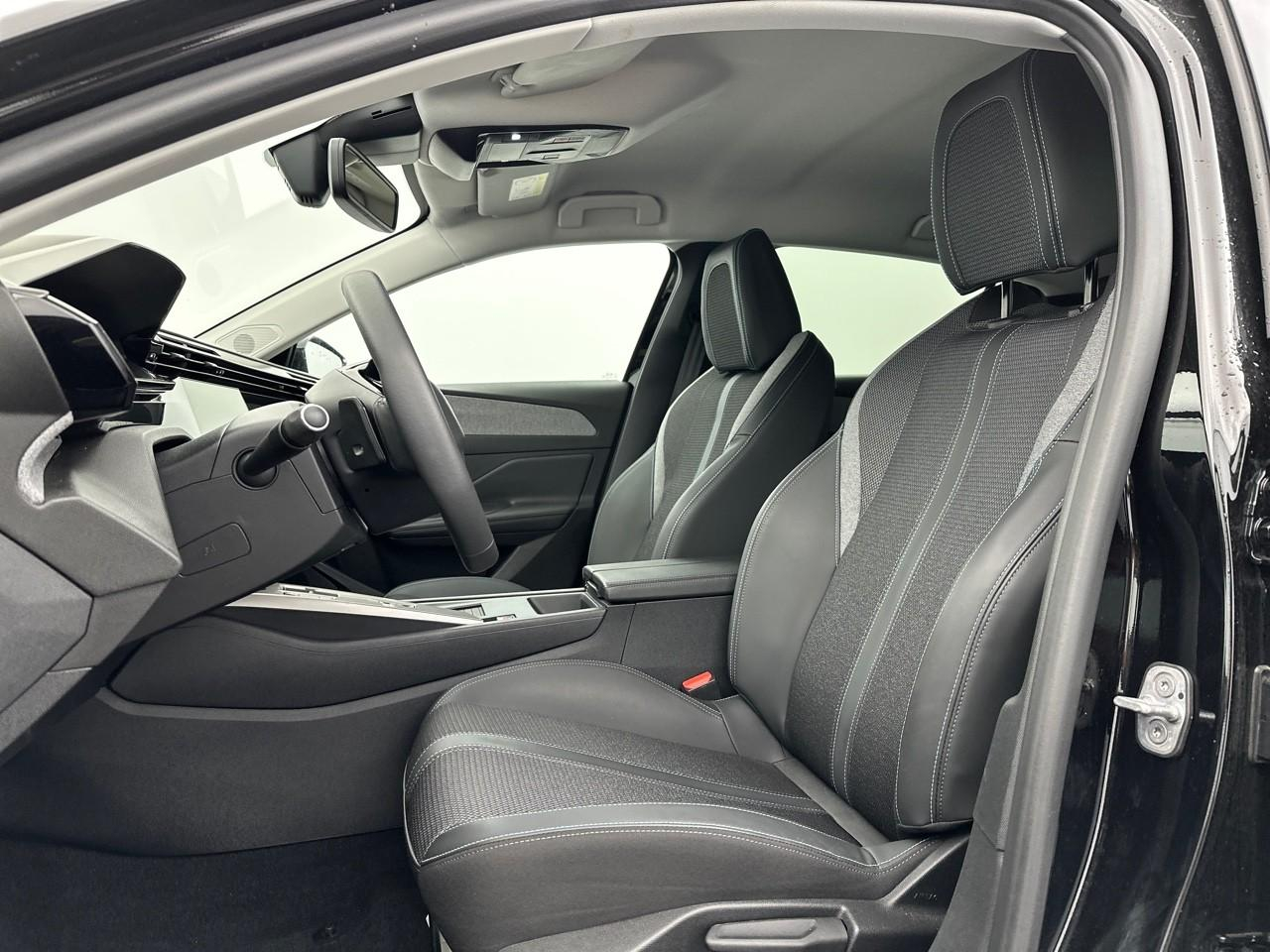 Peugeot 308 hybrid 145 e-dcs6 allure — photo 10