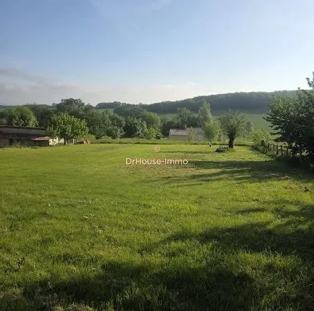 Terrain 940 m²