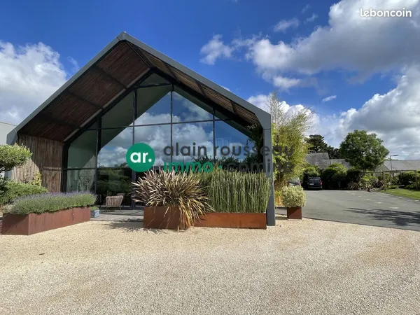 Local 311 m² Les Ponts-de-Cé