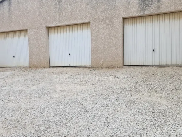 T2 type haut de villa avec 2 places de parking!