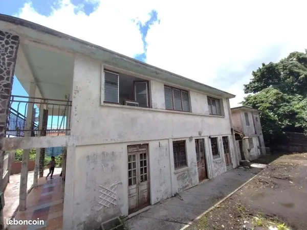 Maison 11 pièces 223 m²