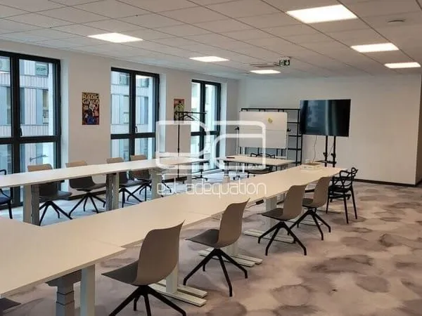 Bureaux 902 m²