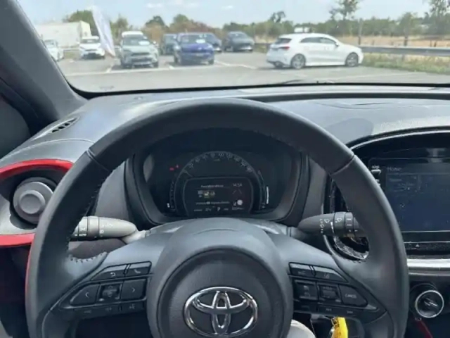 Toyota Aygo X 1.0 vvt-i 72ch air design s-cvt — photo 5