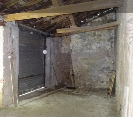 Garage/Local de stockage 20m²