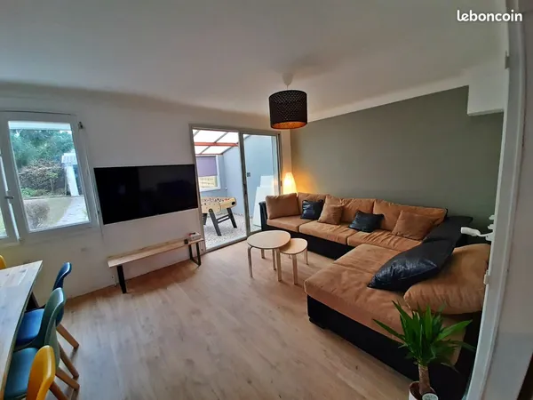 Chambre Disponible, Maison, 500M de la plage, Ménage hebdomadaire, excellente ambiance