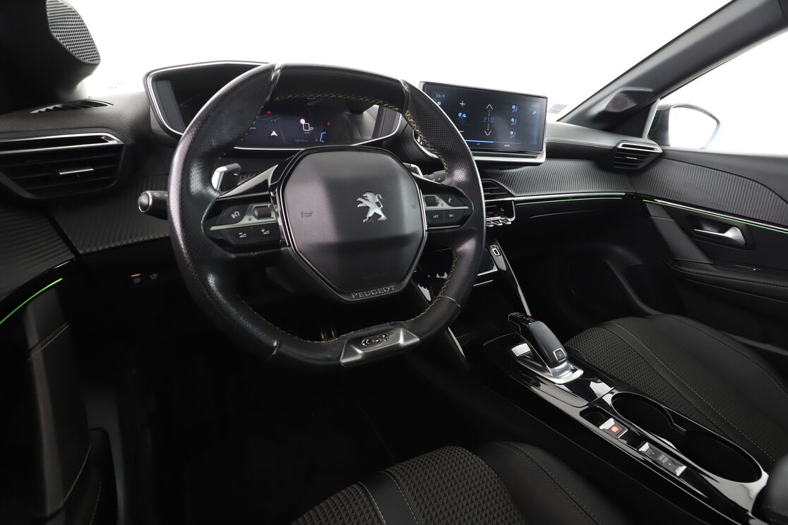 Peugeot 208 1.2 PureTech GT Line EAT8 — photo 10