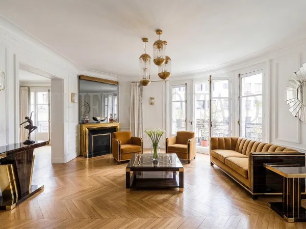 Vends appartement entièrement climatisé - 180m²