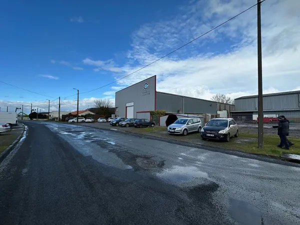 Local commercial 4900 m²