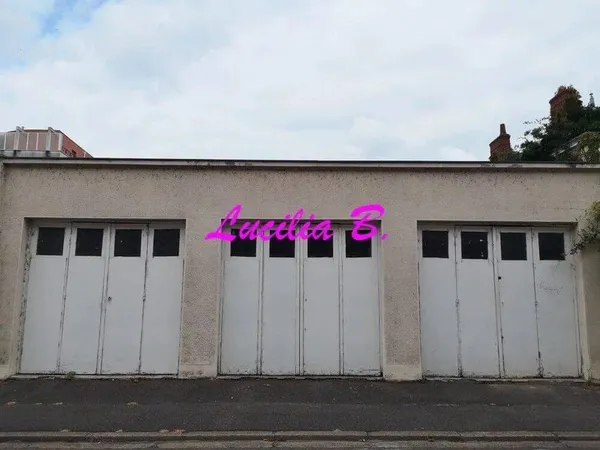 Stationnement Location Tours   80€