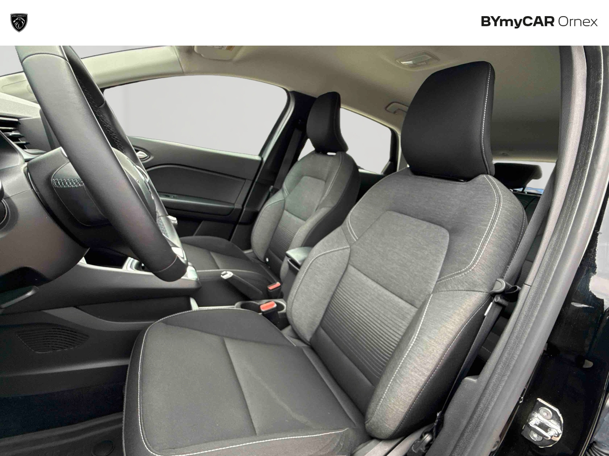 Renault Captur TCe 140 EDC - 21 — photo 11