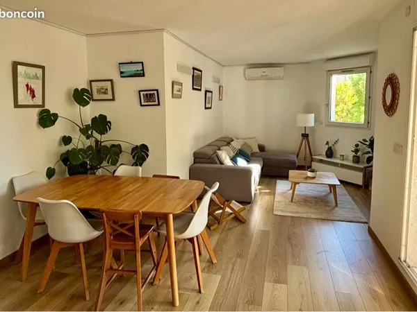Appartement T4 85m² avec terrasse 15m² + parking à 50m des plages du Prado