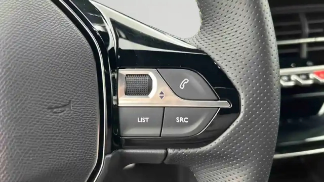 Peugeot 208 hybrid 145 ch e-dcs6 — photo 14