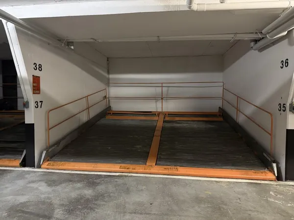 Loue parking - 5m²
