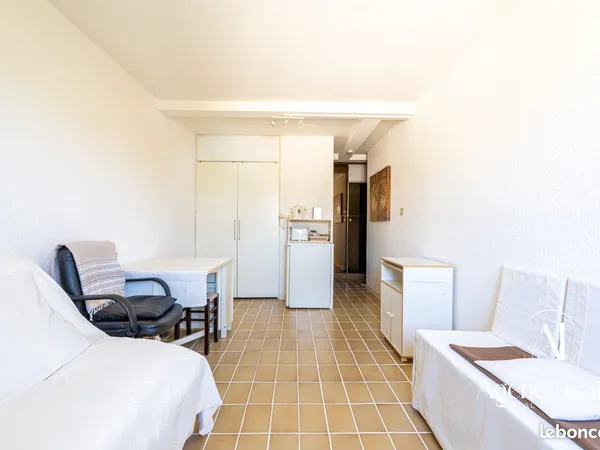 Studio 1 pièce 22 m²