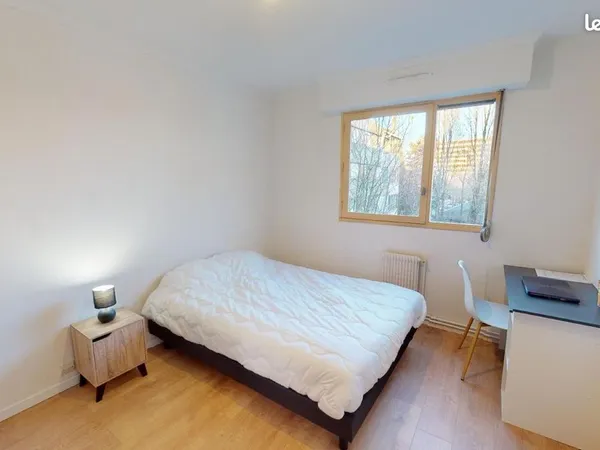 Chambre 5 pièces 91 m²