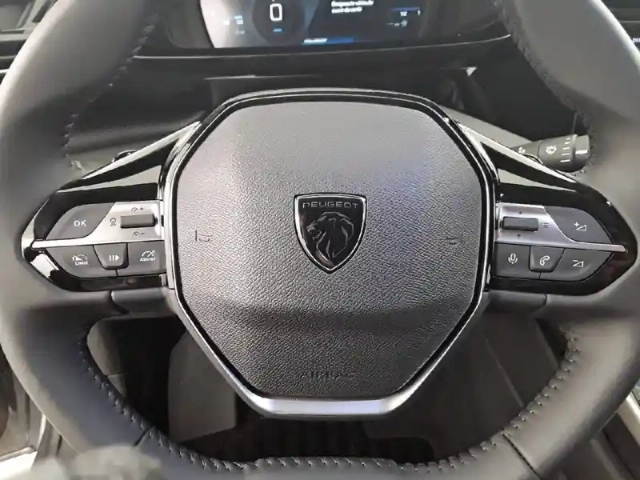 Peugeot 308 hybrid 145 e-dcs6 — photo 32