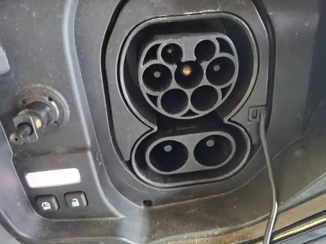 Renault Megane e-tech ev60 130ch super charge — photo 34