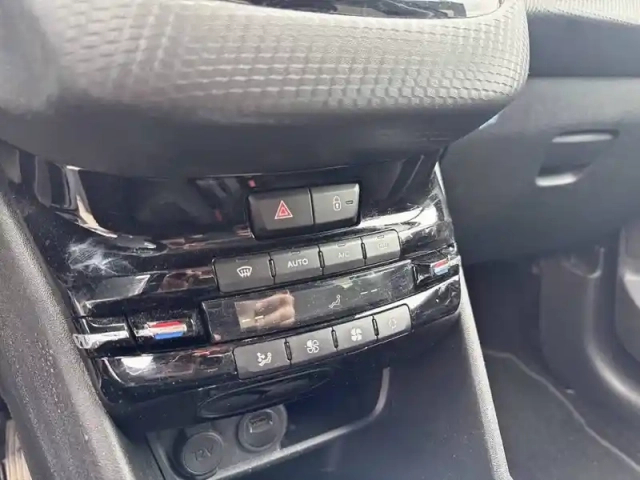Peugeot 208 bluehdi 100ch bvm6 — photo 50