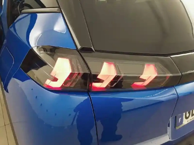 Peugeot 2008 electrique 136 ch — photo 61