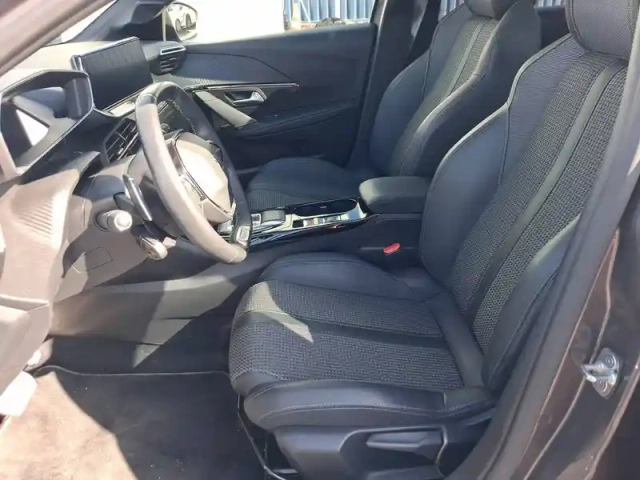 Peugeot 208 puretech 100 s&amp;s eat8 — photo 9