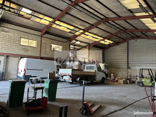 Local industriel 525 m²