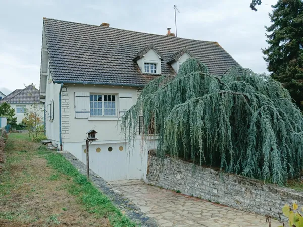 Maison familiale lumineuse de 178m2.