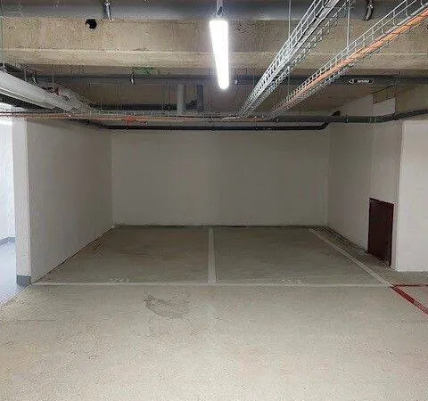 Parking 12 m²