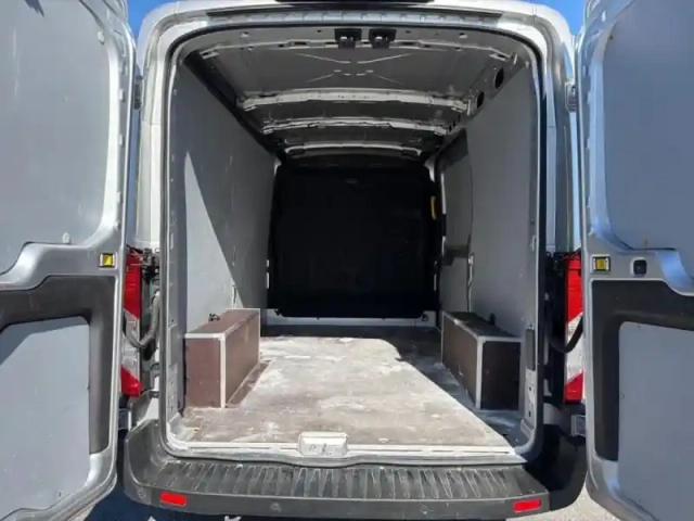 Ford Transit 2t fg t310 l2h2 2.0 ecoblue 130ch bva8 trend — photo 9