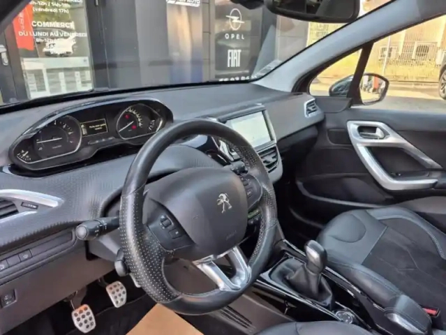 Peugeot 2008 1.2 puretech 110 s&amp;s crossway — photo 20