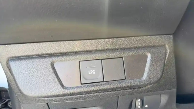 Dacia Sandero eco-g 100 — photo 24