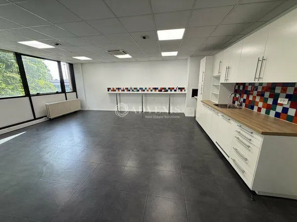 Bureaux 1144 m²