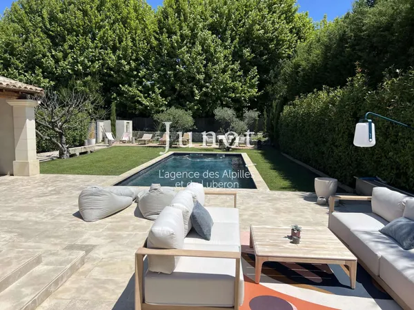 Villa 10 pièces 250 m²