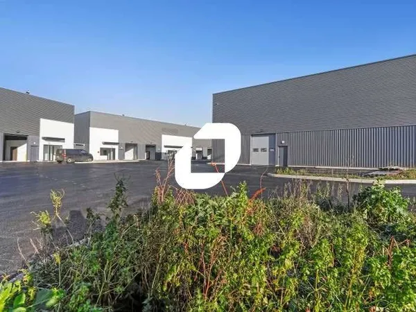 Local d'activité 218 m²