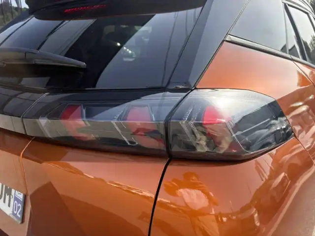 Peugeot 2008 puretech 100 s&amp;s bvm6 — photo 6