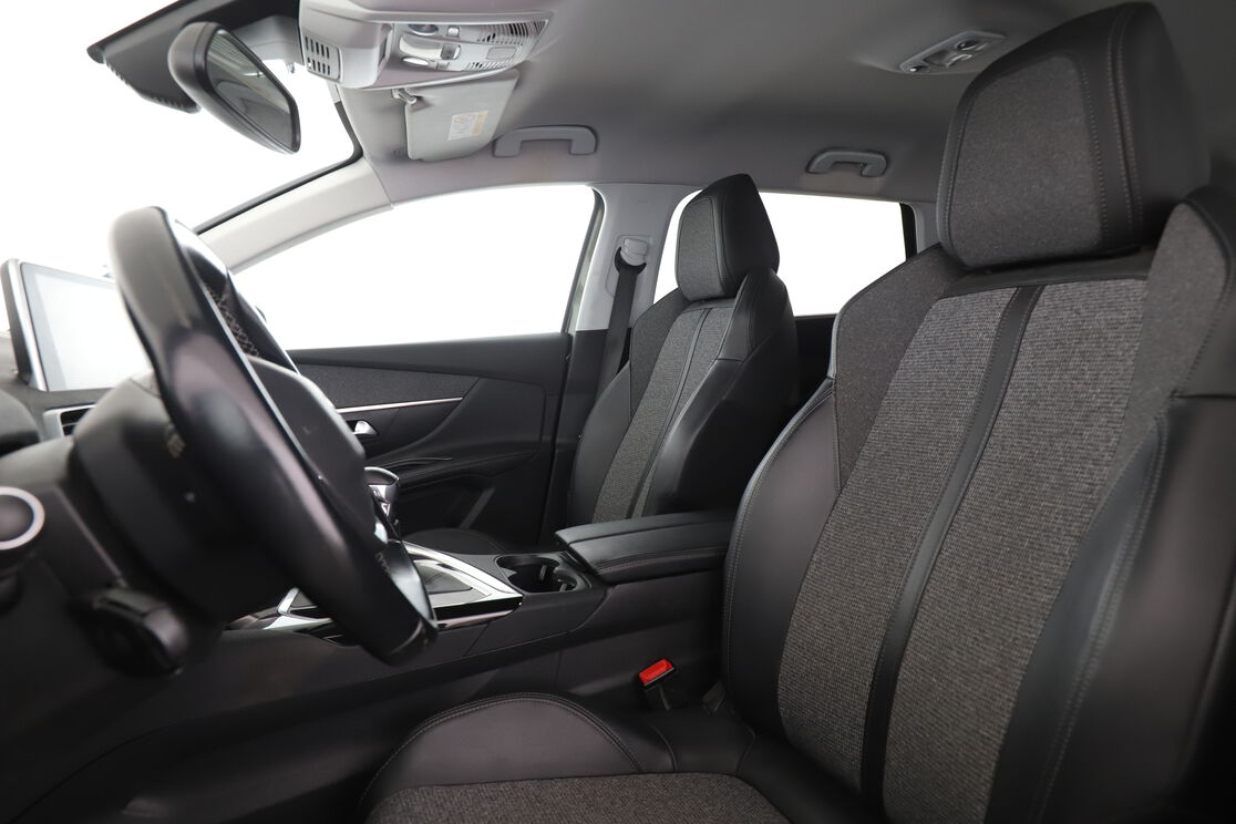 Peugeot 5008 1.5 Blue-HDi Allure — photo 9