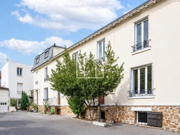 CHARMANTE MAISON DE VILLE 75 M² EXPOSSEE SUD