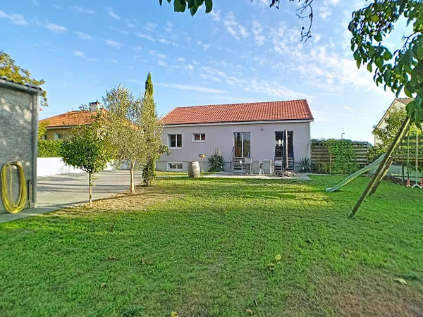 Maison Montbert 7 pièce(s) 174 m2