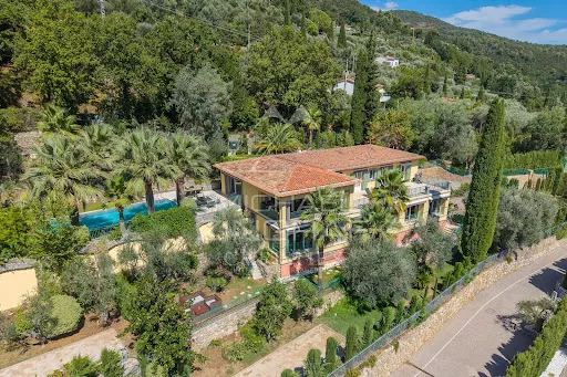 Villa 380 m²